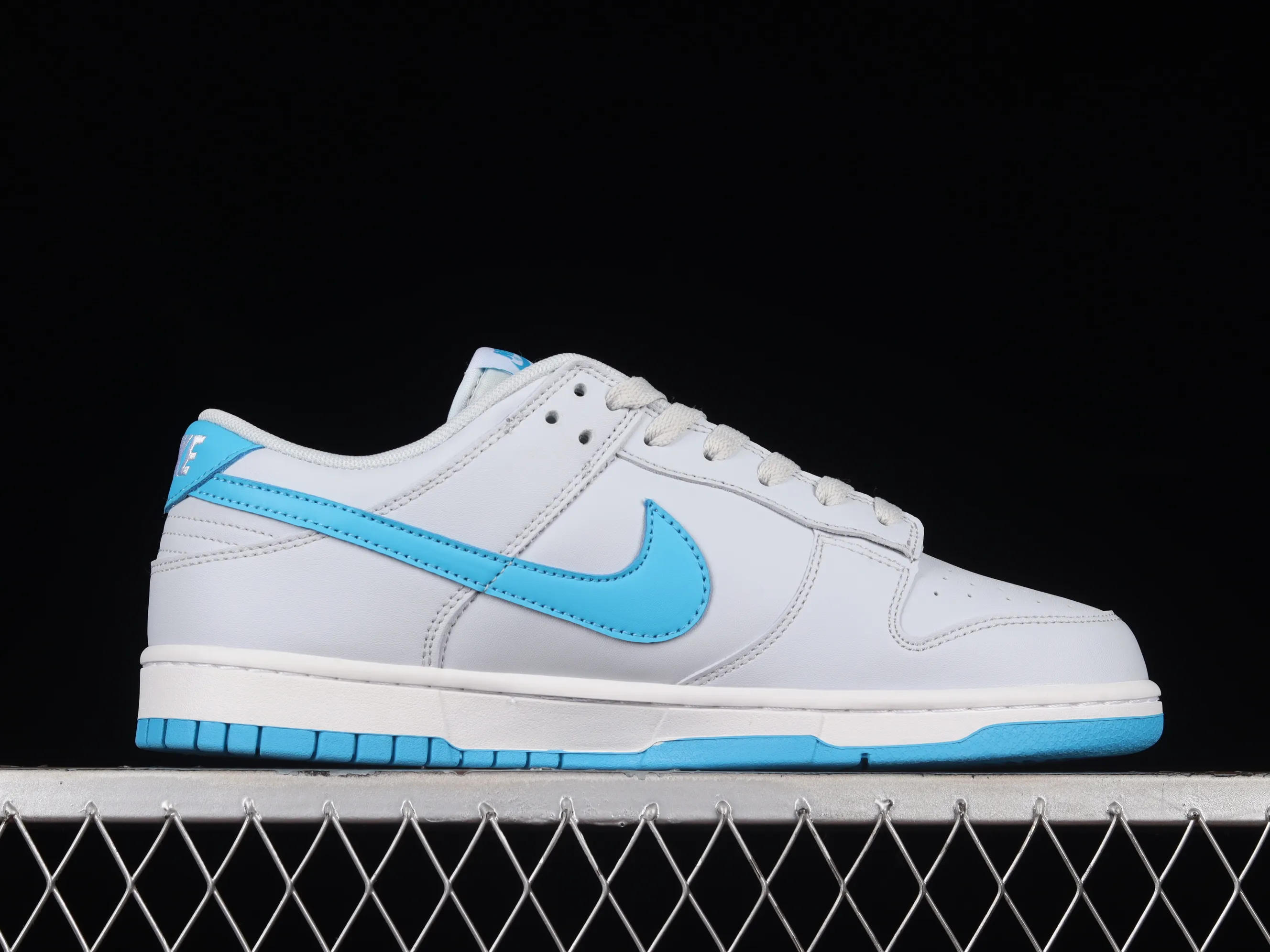 All Categories Nk SB Dunk Series Nk SB Dunk Low Low-top sneakers Cost-effective version Nk Dunk Low "Light Blue" Gray North Carolina SB low-top sports and leisure sneakers DV0831-001